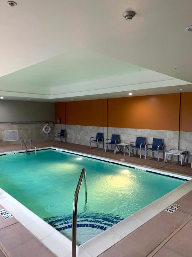 La Quinta Inn & Suites By Wyndham Louisville Ne - Old Henry Rd Esterno foto