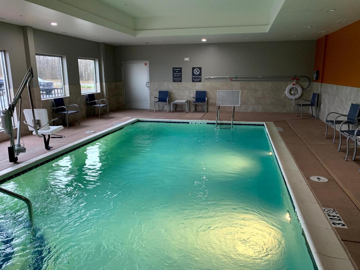 La Quinta Inn & Suites By Wyndham Louisville Ne - Old Henry Rd Esterno foto