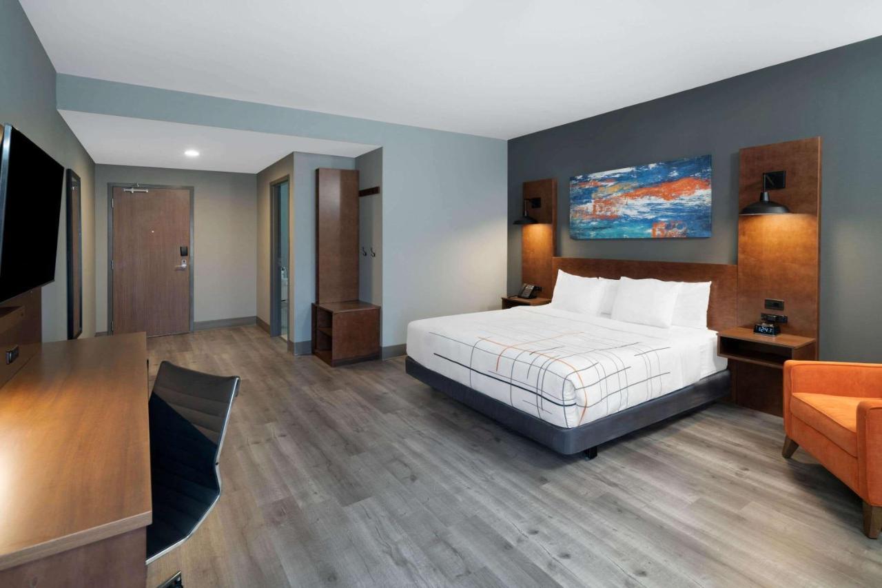 La Quinta Inn & Suites By Wyndham Louisville Ne - Old Henry Rd Esterno foto