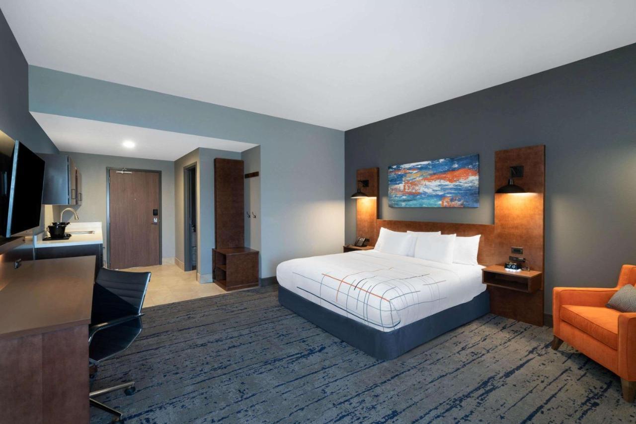 La Quinta Inn & Suites By Wyndham Louisville Ne - Old Henry Rd Esterno foto