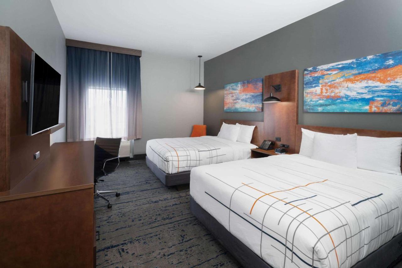 La Quinta Inn & Suites By Wyndham Louisville Ne - Old Henry Rd Esterno foto